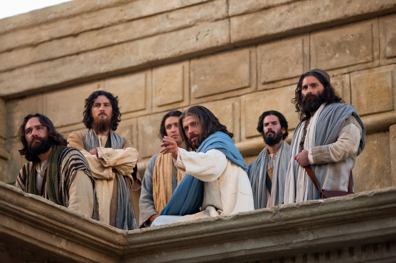 Jesus ensina sobre as moedas da viúva