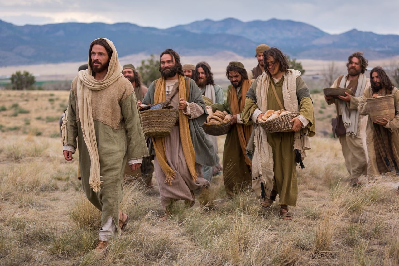 Cristo alimenta os 5.000